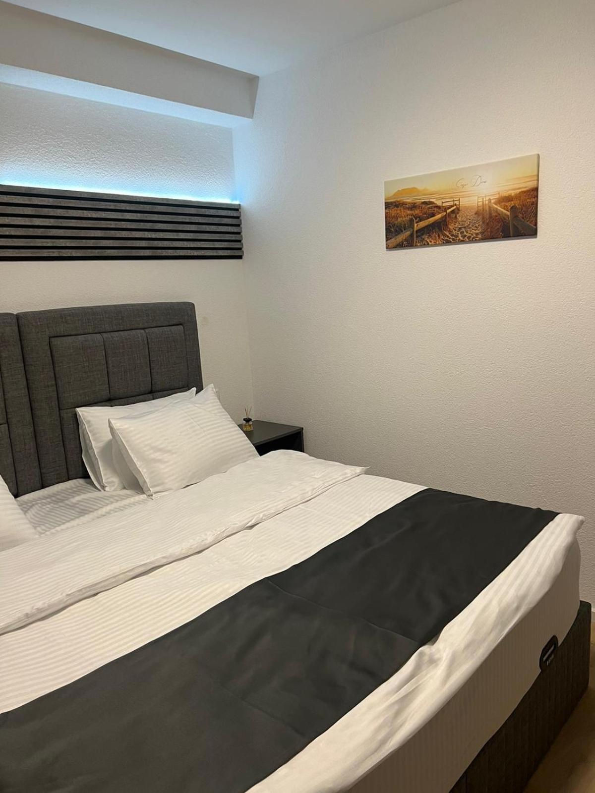Dido Diamond Hotel Dietzenbach Exteriör bild