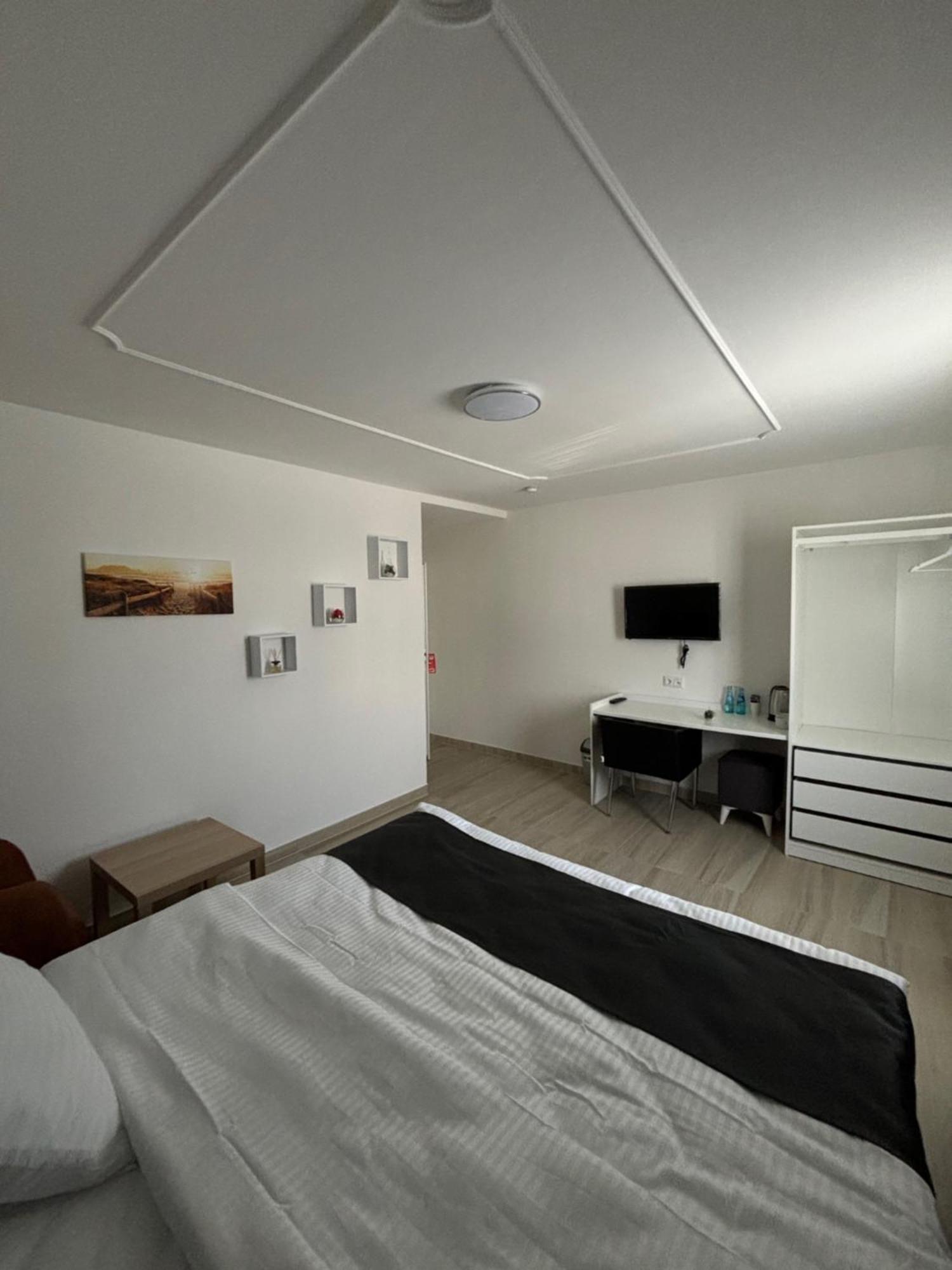 Dido Diamond Hotel Dietzenbach Exteriör bild
